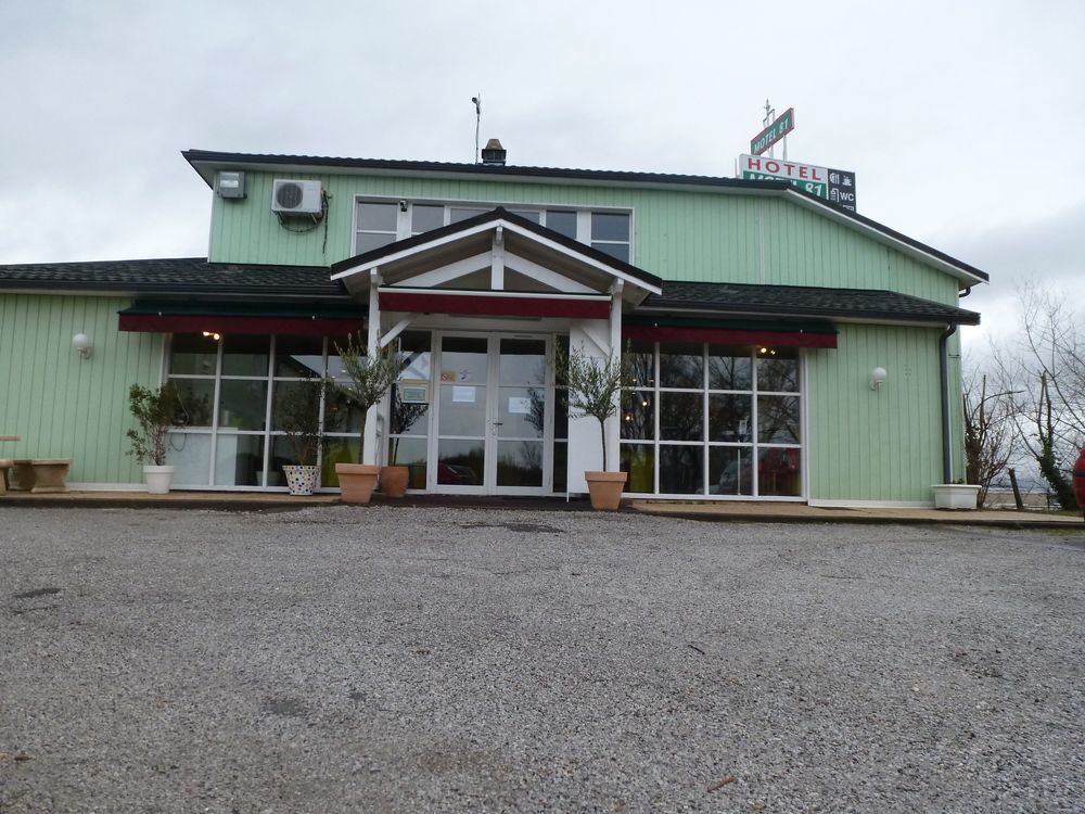 Le 81 Hotel Castres  Eksteriør billede