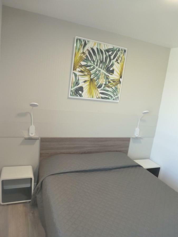 Le 81 Hotel Castres  Eksteriør billede